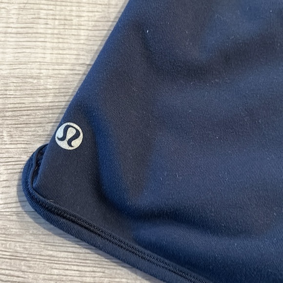 LULULEMON | Women’s Yoga Shorts - Picture 4 of 9